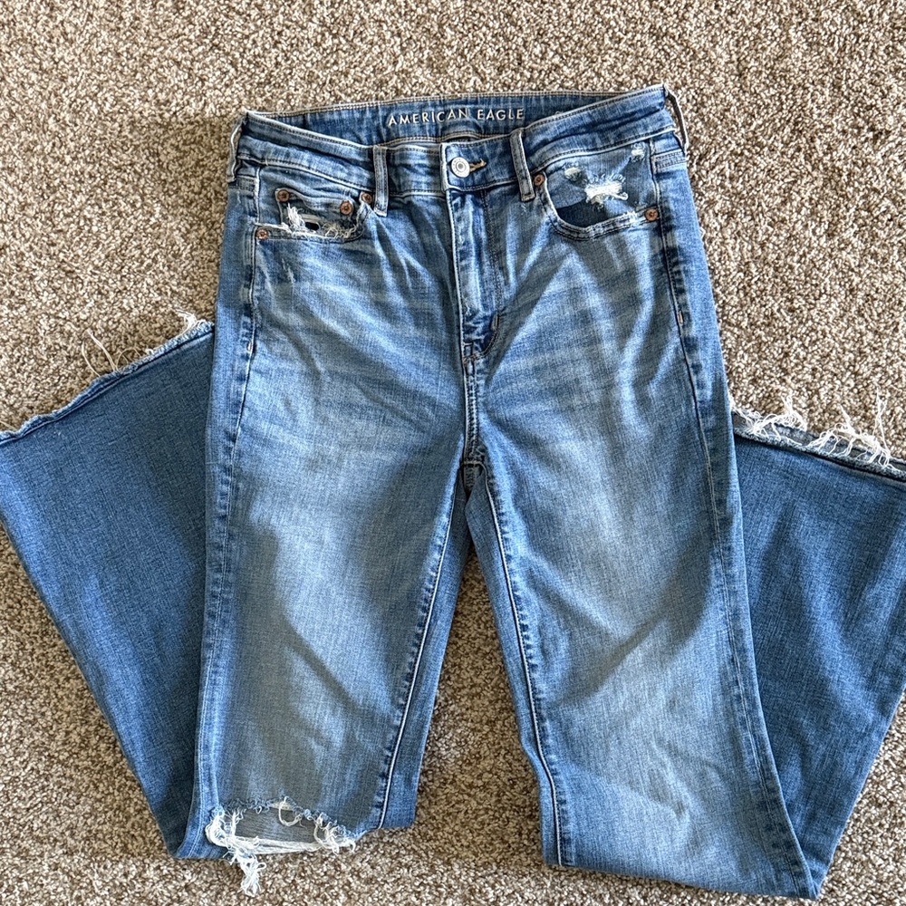 American Eagle Outfitters Stretch Flare Light Blue Jeans with distressing - Picture 4 of 4